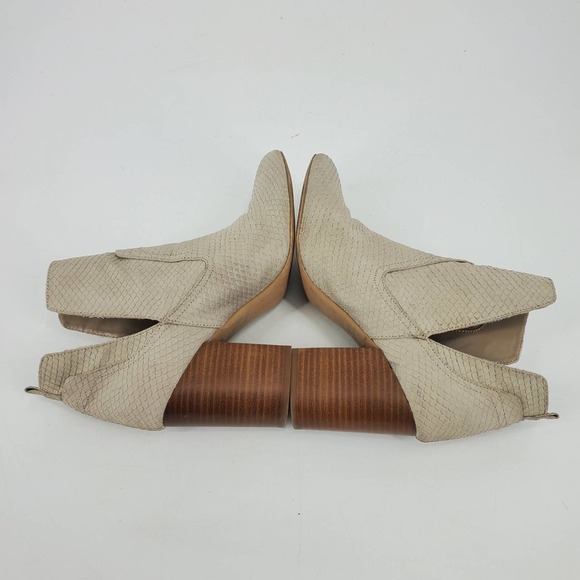 Steve Madden Narrate Beige Split Ankle Heeled Boots Booties Faux Snake Skin 9 M - Picture 3 of 11